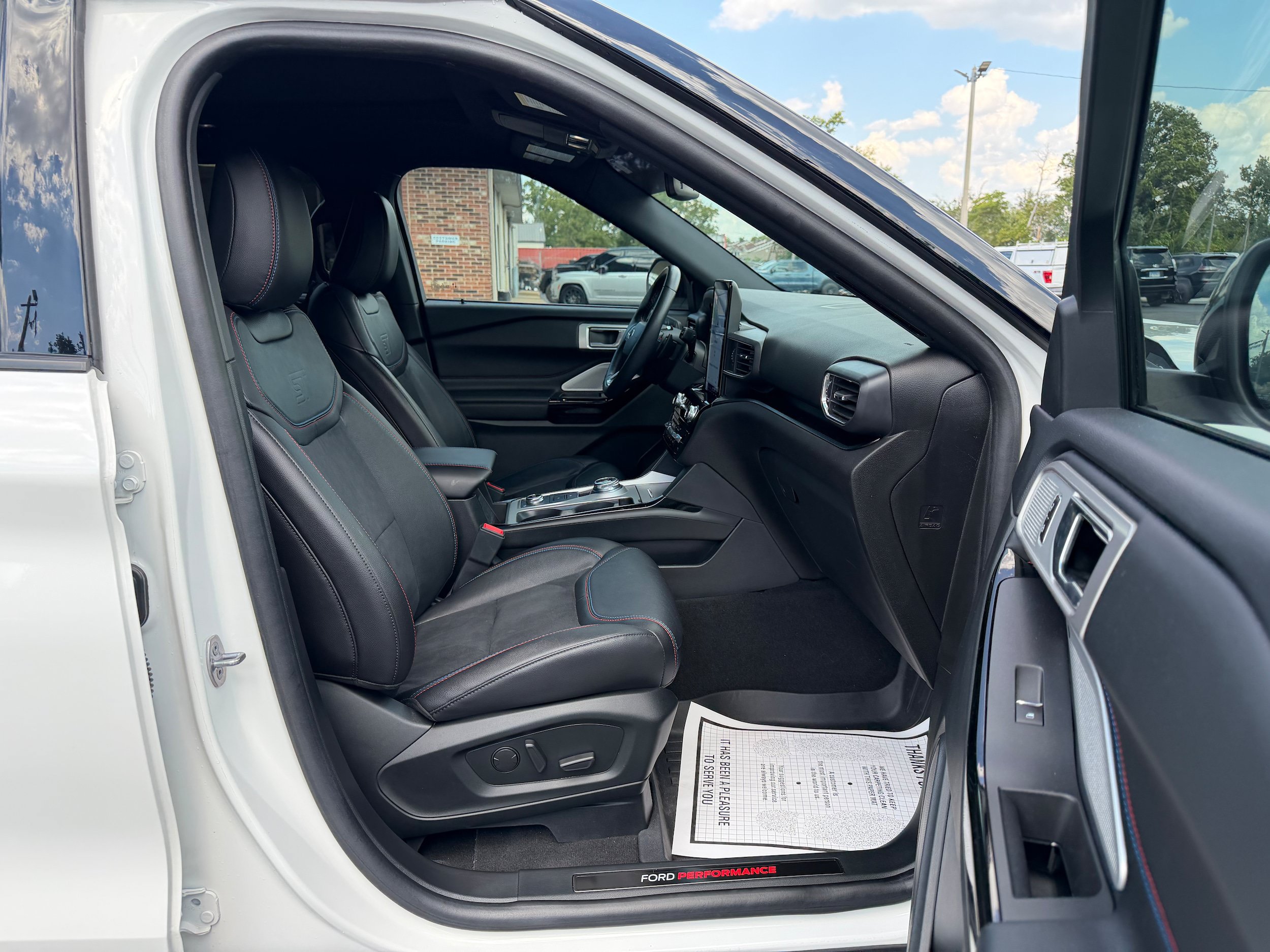 Used 2023 Ford Explorer ST w/ Equipment Group 401A AWD/4WD image 17