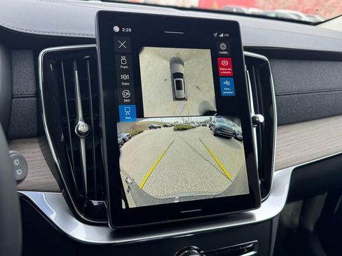 New 2026 Volvo XC90 T8 Plus w/ Protection Package Premier image 18