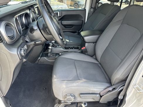 Used 2022 Jeep Wrangler Unlimited Sport AWD/4WD image 11