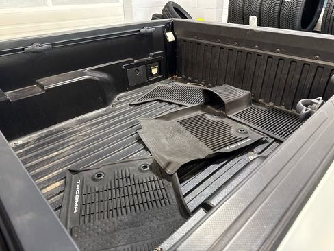 Used 2019 Toyota Tacoma TRD Off-Road AWD/4WD image 15