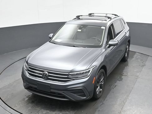 Used 2022 Volkswagen Tiguan SE AWD/4WD image 33