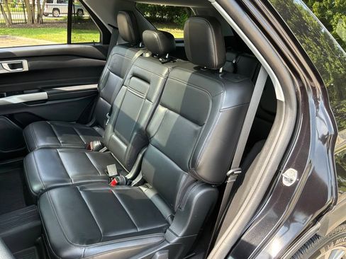 Used 2023 Ford Explorer XLT w/ Equipment Group 202A AWD/4WD image 26