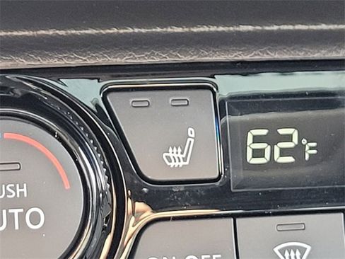 Used 2026 Nissan Kicks SV w/ SV Premium Package image 21