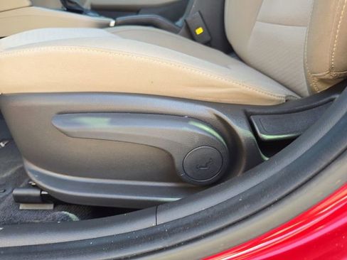 Used 2020 Hyundai Elantra SEL image 15