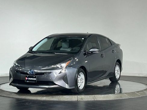 Used 2018 Toyota Prius Four FWD image 5