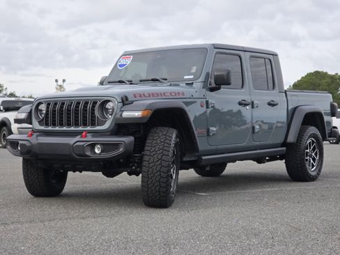 Used 2025 Jeep Gladiator Rubicon w/ Convenience Group image 13