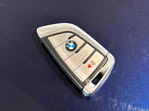 Used 2021 BMW 750i xDrive w/ Executive Package AWD/4WD image 35