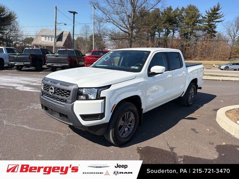 Used 2025 Nissan Frontier SV image 1