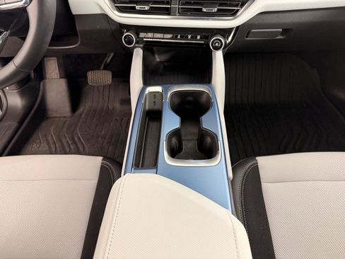 Used 2024 Chevrolet Equinox EV LT image 33