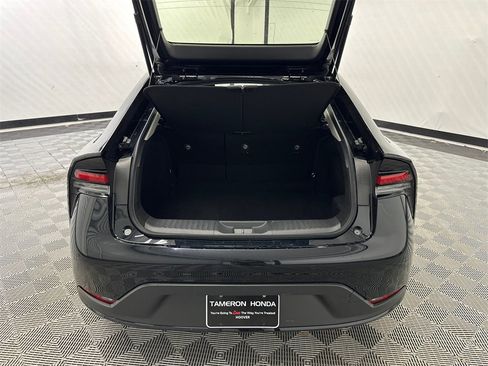 Used 2024 Toyota Prius LE image 18