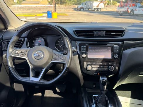 Used 2018 Nissan Rogue Sport SL w/ SL Premium Package AWD/4WD image 18