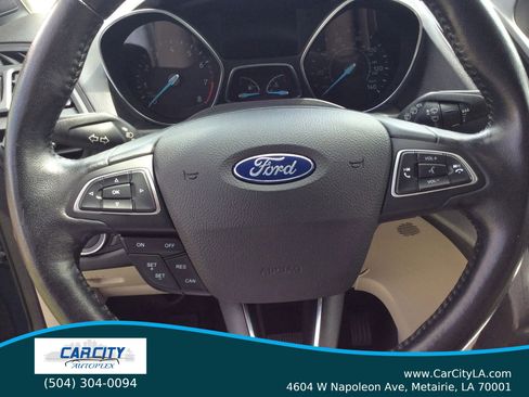 Used 2019 Ford Escape SEL image 11