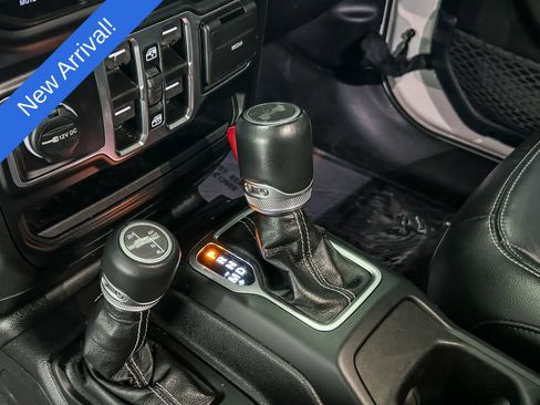 Used 2023 Jeep Wrangler Unlimited Sahara w/ Cold Weather Group image 15