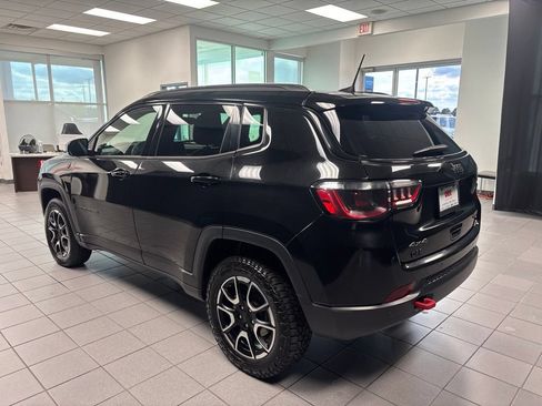 Used 2024 Jeep Compass Trailhawk AWD/4WD image 5