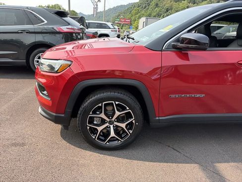 Used 2025 Jeep Compass Limited AWD/4WD image 9