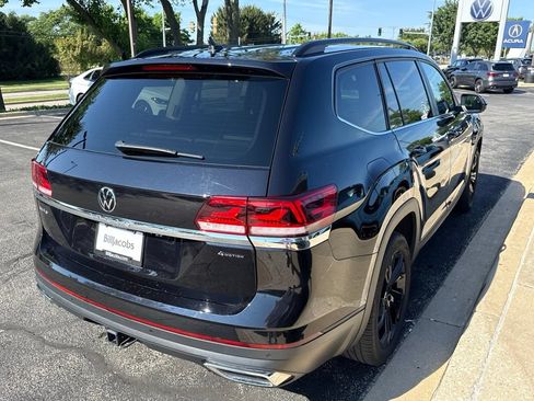 Used 2023 Volkswagen Atlas SE w/ Panoramic Sunroof Package AWD/4WD image 6