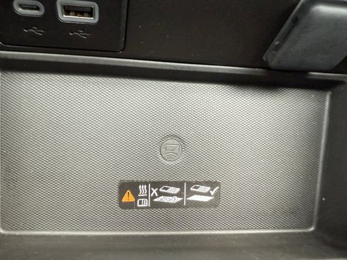 Used 2024 GMC Yukon XL Denali w/ Advanced Technology Package image 42