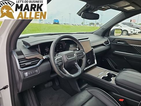 Used 2025 GMC Acadia Denali AWD/4WD image 10