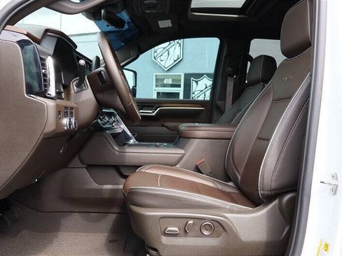 Used 2025 GMC Sierra 3500 Denali w/ Denali Reserve Package AWD/4WD image 18