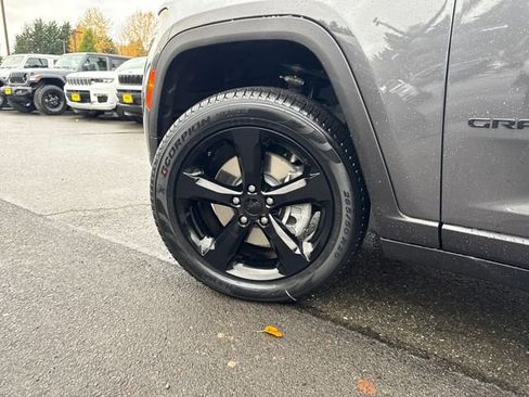 New 2025 Jeep Grand Cherokee L Limited image 29
