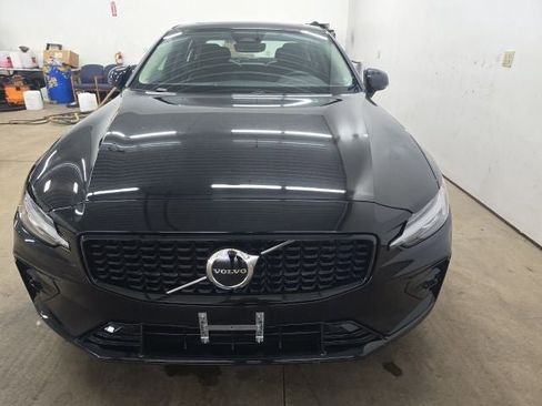 Used 2024 Volvo S60 B5 Core image 19