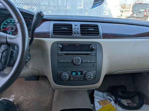 Used 2009 Buick Lucerne CXL w/ Driver Confidence Package image 3