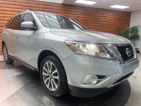 Used 2016 Nissan Pathfinder S image 4