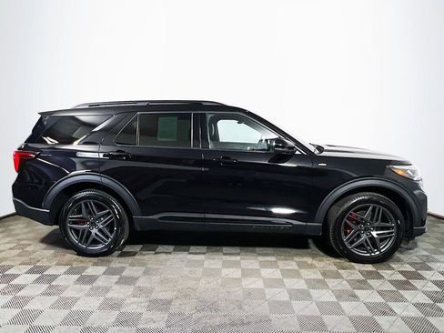 Used 2025 Ford Explorer ST-Line w/ ST-Line Street Pack AWD/4WD image 8