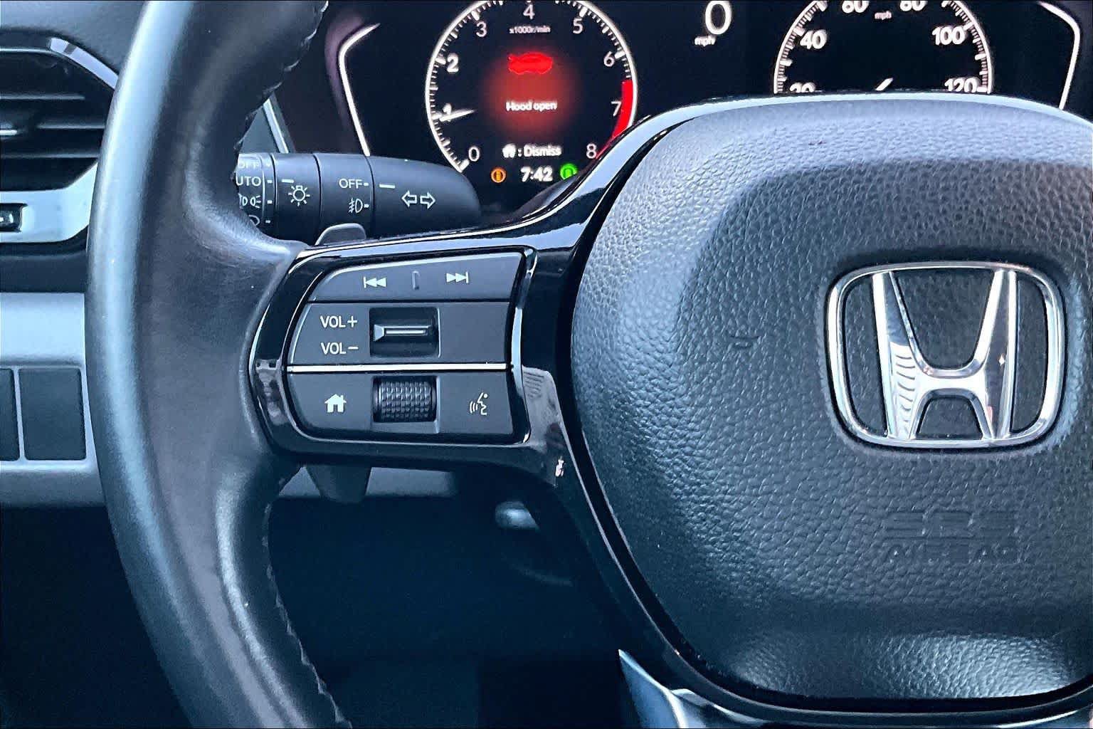 Used 2025 Honda Pilot EX-L image 24