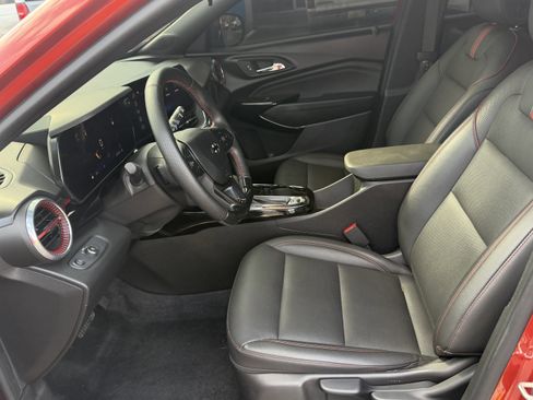 Used 2024 Chevrolet Trax RS w/ Driver Confidence Package image 14