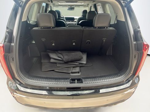 Used 2025 Kia Telluride S AWD/4WD image 32
