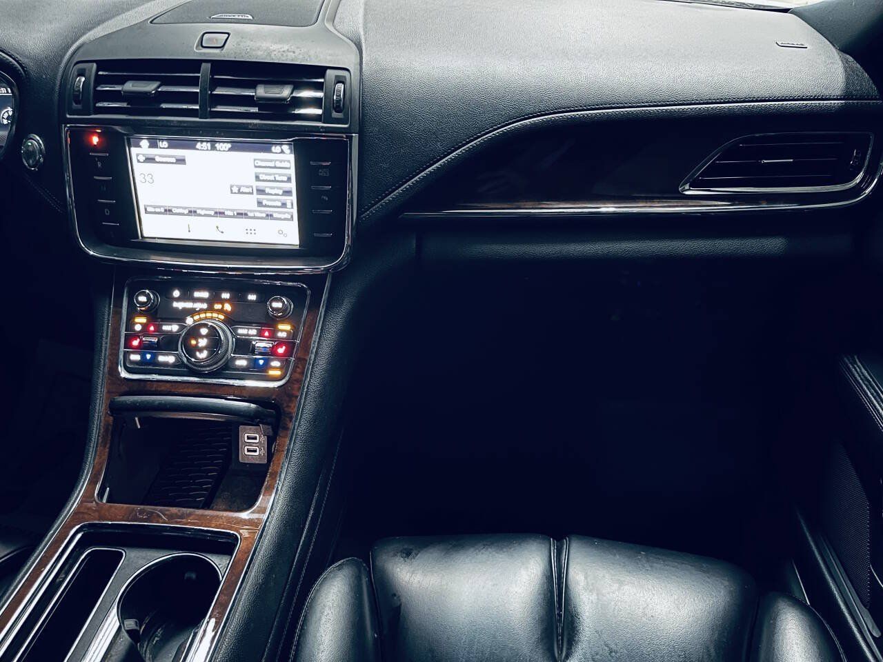 Used 2019 Lincoln Continental Premiere FWD image 29