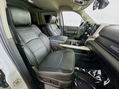 Used 2024 RAM 3500 Laramie w/ Towing Technology Group image 11