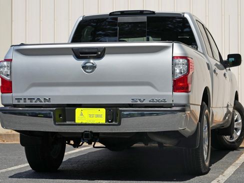 Used 2019 Nissan Titan SV AWD/4WD image 4