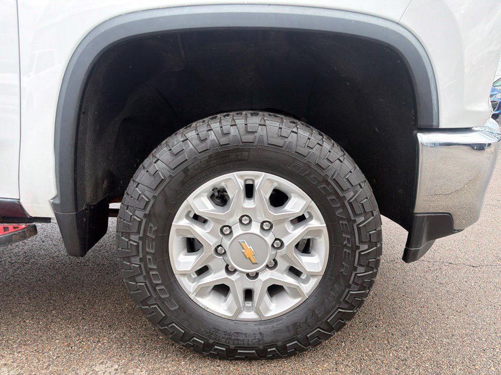 Used 2021 Chevrolet Silverado 2500 LT w/ Z71 Off-Road Package AWD/4WD image 29