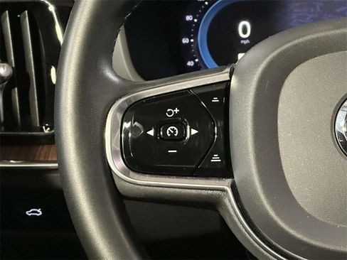 Used 2023 Volvo S60 B5 Plus image 23