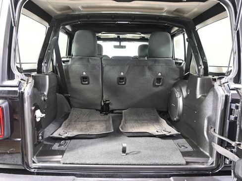 Used 2022 Jeep Wrangler Unlimited Sahara w/ Dual Top Group AWD/4WD image 16