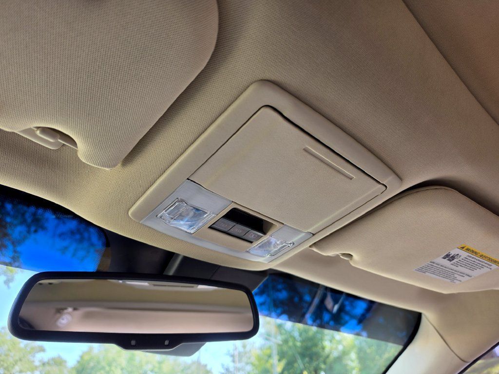 Used 2009 Lincoln MKS FWD image 30
