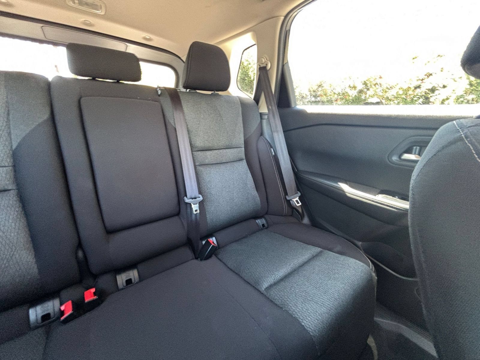 Used 2025 Nissan Rogue SV AWD/4WD image 38