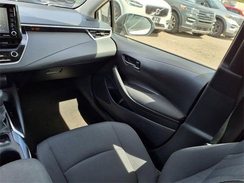 Used 2022 Toyota Corolla LE image 14