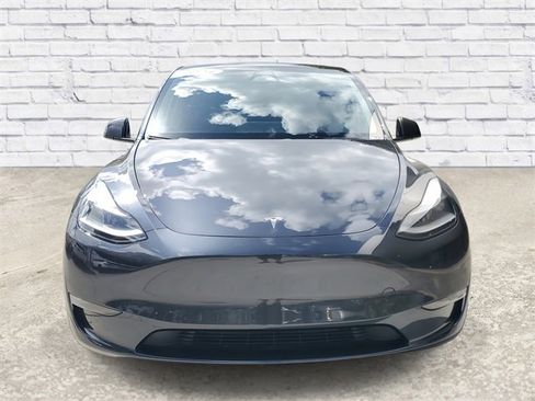 Used 2024 Tesla Model Y Long Range image 6