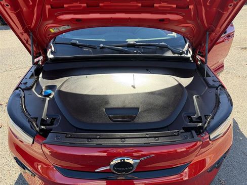 Used 2024 Volvo C40 P8 Recharge Ultimate w/ Protection Package Premier image 18