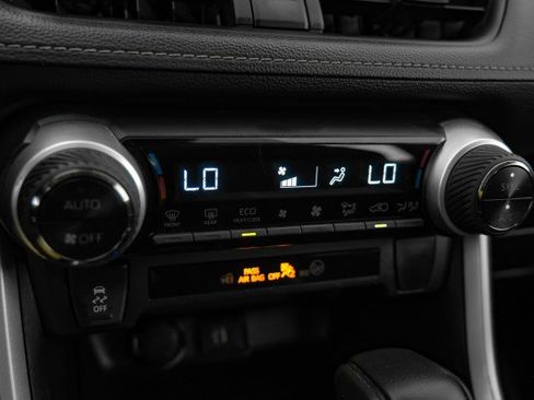 Used 2024 Toyota RAV4 LE image 22