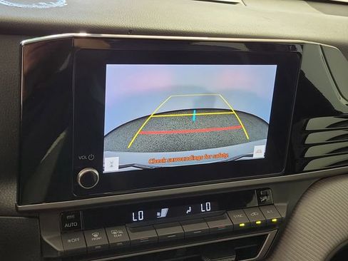 Used 2025 Toyota Camry SE FWD image 29