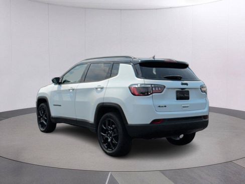 Used 2024 Jeep Compass Latitude w/ Altitude Special Edition AWD/4WD image 3