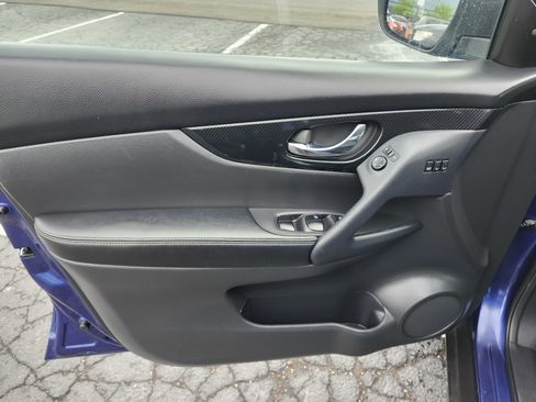 Used 2019 Nissan Rogue SL AWD/4WD image 27