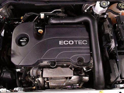 Used 2018 Chevrolet Equinox LT image 30