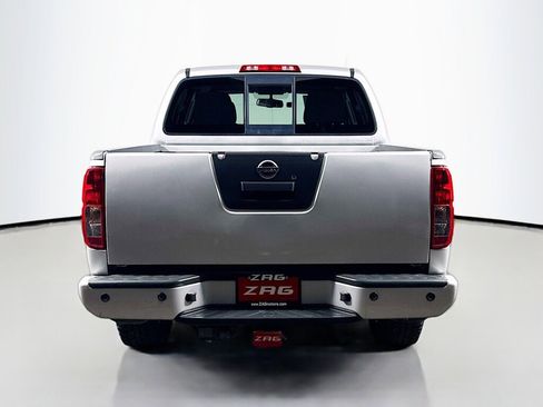 Used 2016 Nissan Frontier PRO-4X image 4