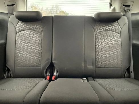 Used 2011 GMC Acadia SLE image 23