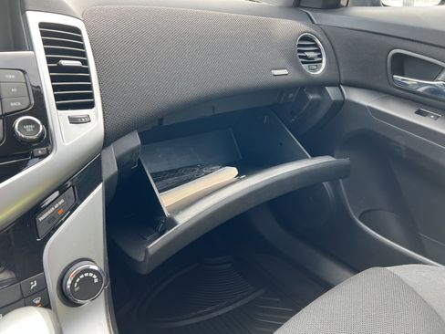 Used 2016 Chevrolet Cruze LT image 23